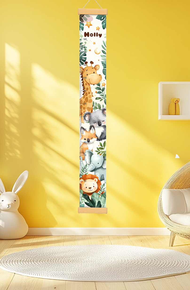 Personalisierter hängender Höhenmesser auf Leinwand im Waldthema