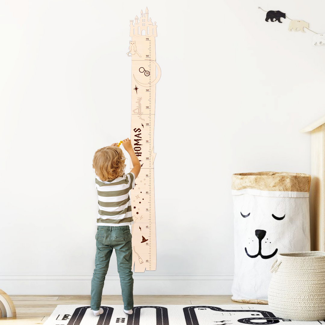 Tabla de crecimiento personalizada del castillo de madera para niños