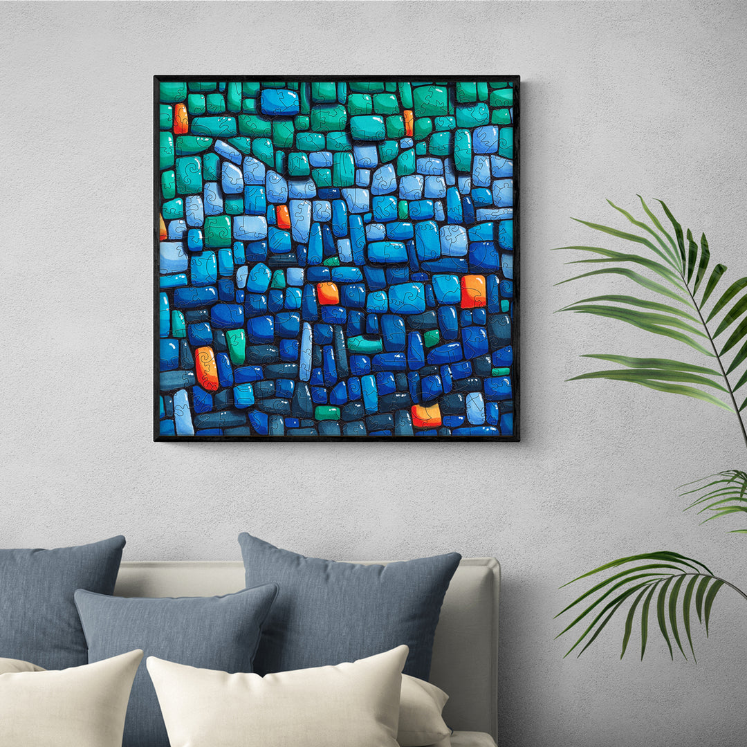Holzpuzzle mit blauer Wand – von der Künstlerin Erin Desjardine