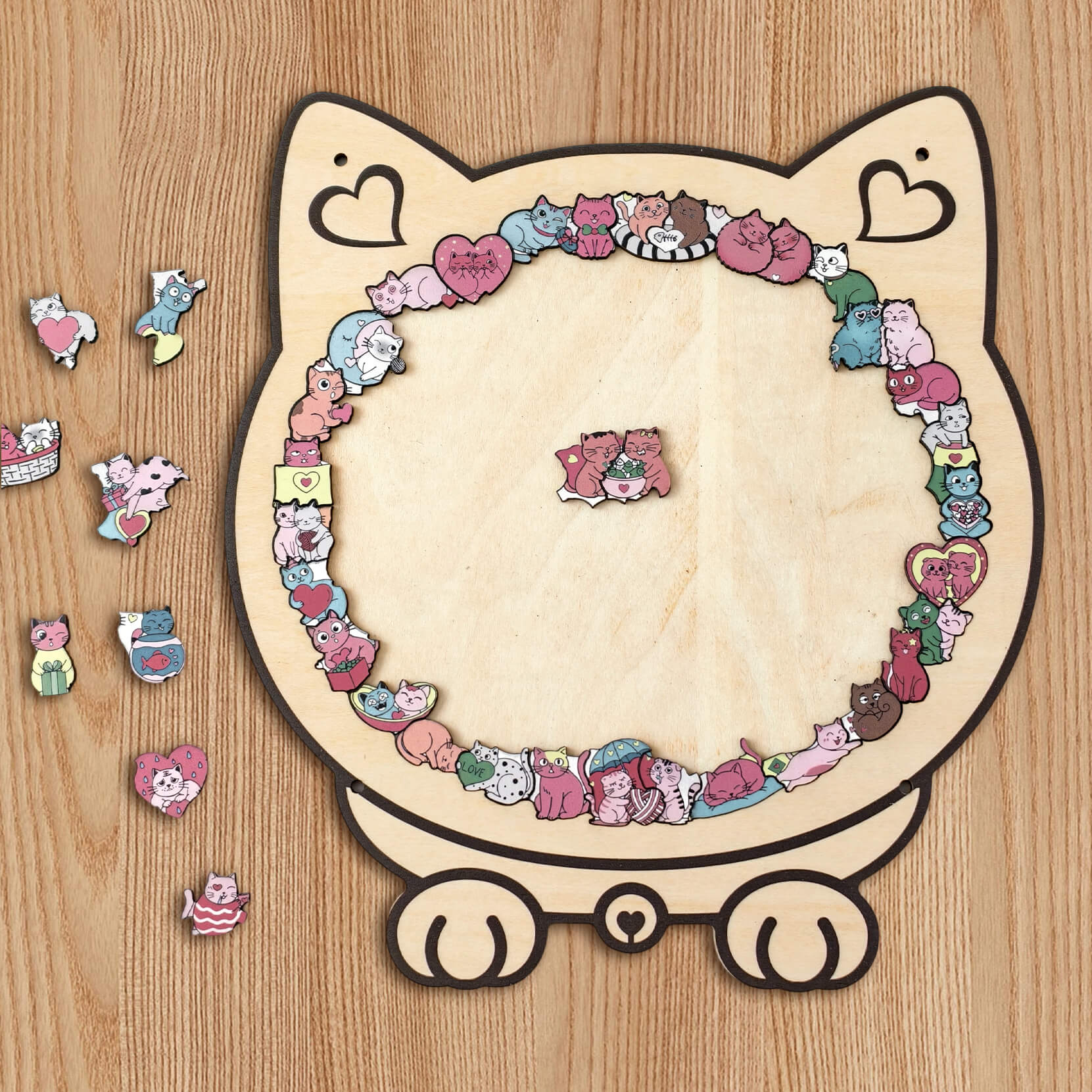 Puzzle en bois en forme de chaton mignon