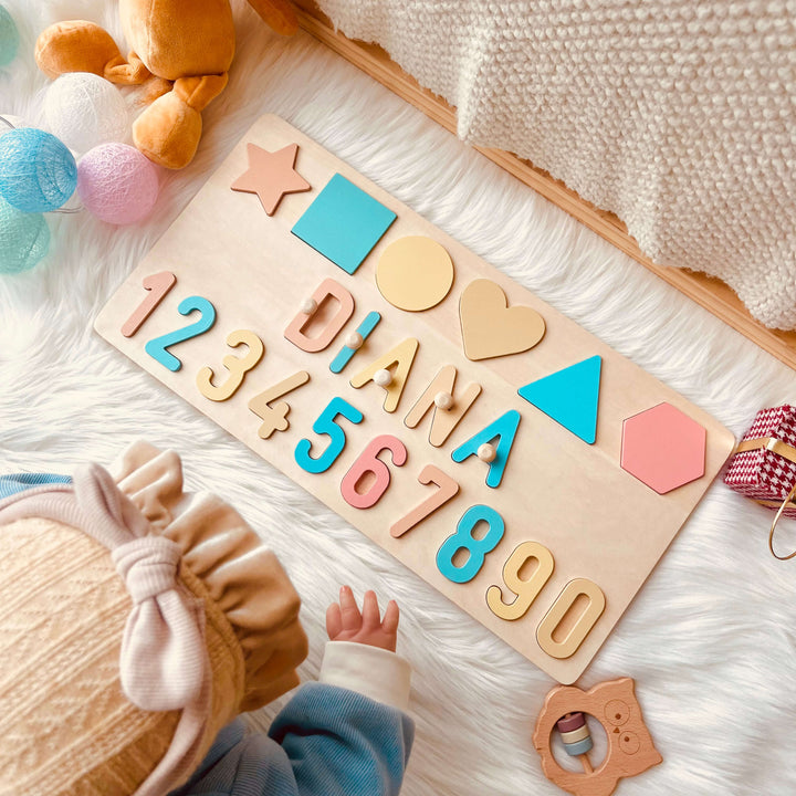 Puzzle de noms en bois avec chiffres et formes personnalisés